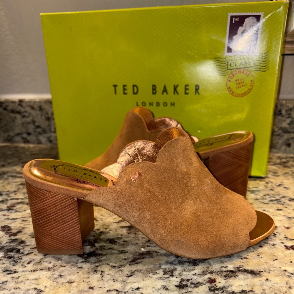 Ted Baker London Zina Scallop Block Heel Mule• suede•
